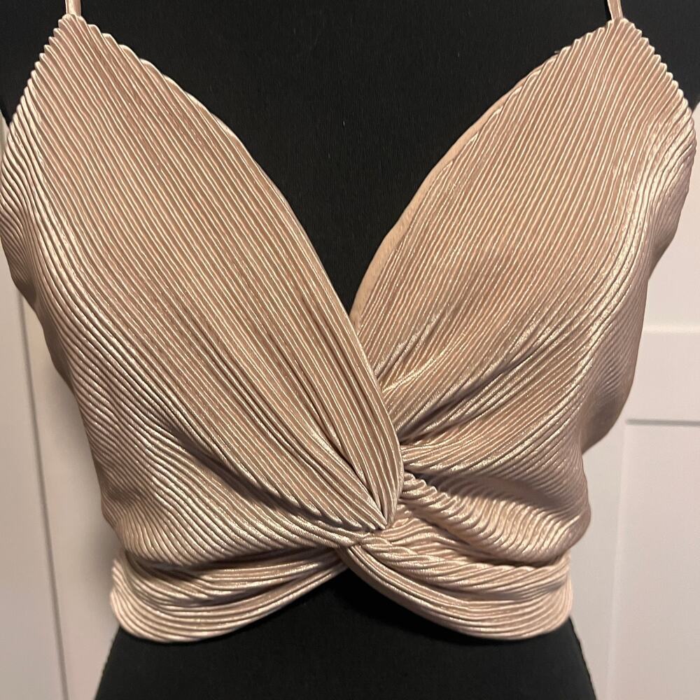 NWT RO & DE Blouse Women’s Beige Cropped Sleeveless Top - Small - Picture 3 of 7